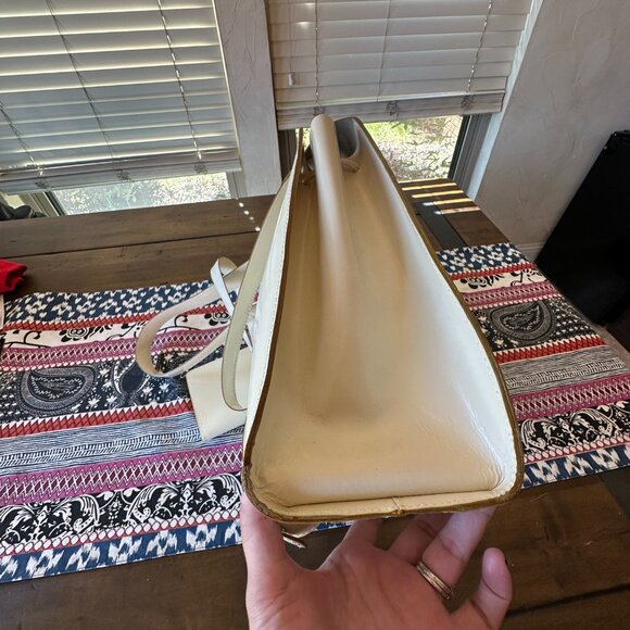 Salvatore Ferragamo Backpack Off-White Patent Leather with Pouch, Rare Vintage - Picture 8 of 14